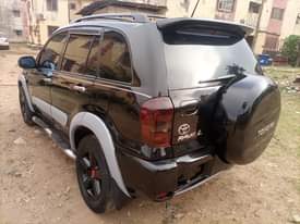 A picture of Toyota RAV4 2005