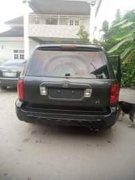 A picture of Honda pilot very sound at distress sale very clean the