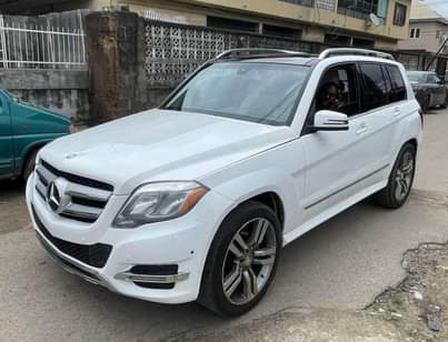 A picture of V. Clean 2014 Mercedes Benz GLk350.