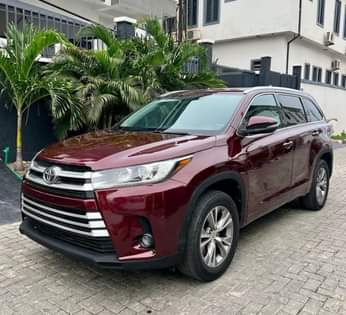 A picture of Just landed 2014 Toyota Highlander to 2019 reverse camera power