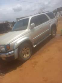 A picture of 2000 Toyota 4runner