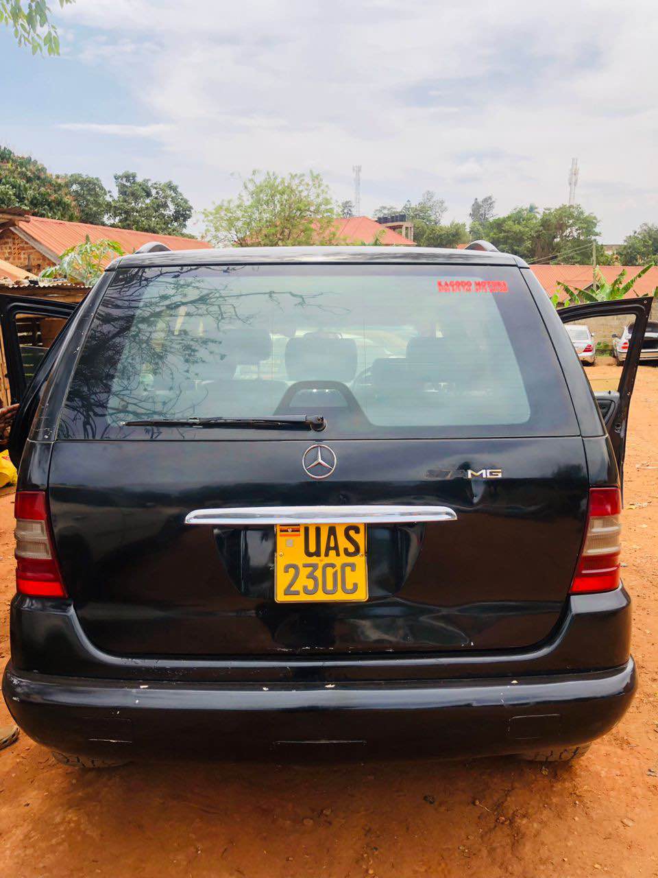 A picture of ML 320 for sell buy and drive quick deal 8m