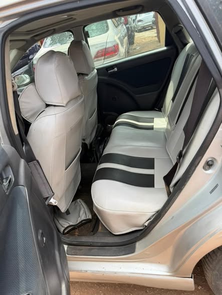 A picture of First Body but need painting Toyota matrix 05 Engine gear