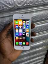 A picture of iPhone 5SE