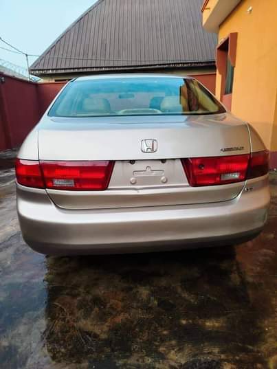 A picture of 2005 HONDA Honda accord