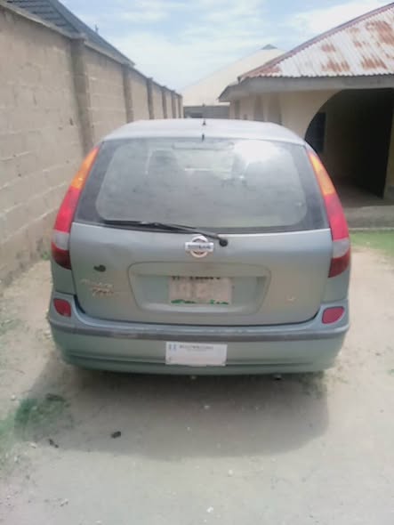 A picture of Nissan Tino