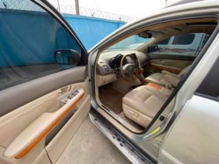 A picture of LEXUS RX350