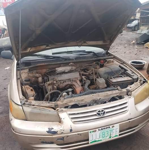A picture of Camry 2 2