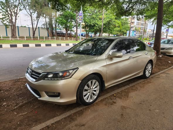A picture of 2014 HONDA ACCORD V6 keyless