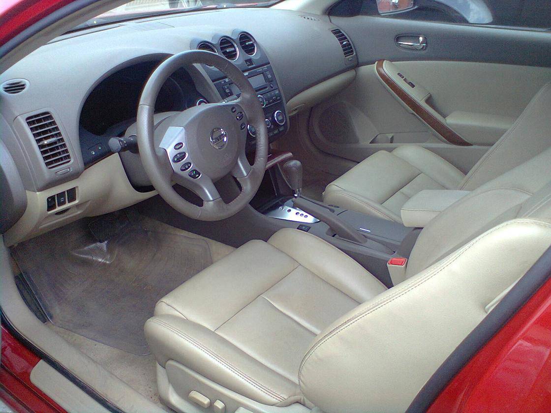 A picture of Nissan altima 2008