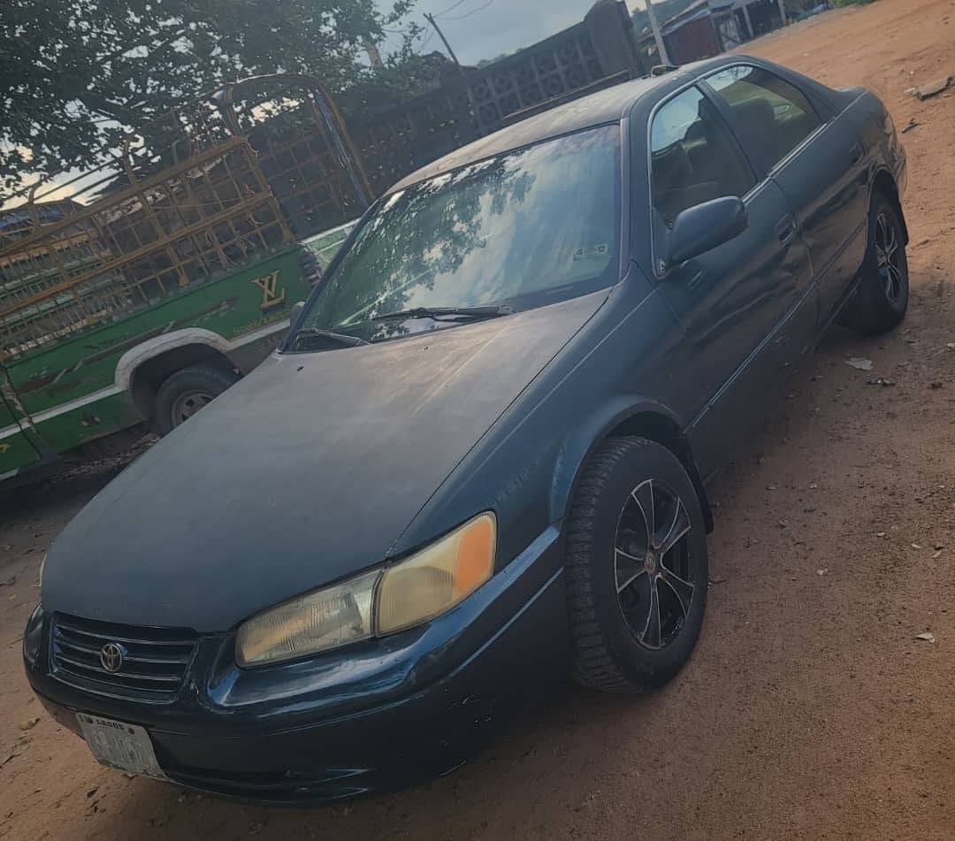 A picture of Toyota camry pencil