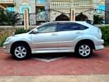 A picture of Price Bei 29 5ml Call 0658056651 Toyota Harrier DZB colour