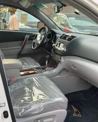 A picture of FOREIGN USED 2012 TOYOTA HIGHLANDER LIMITED Accident Free Sunroof Thumbstart