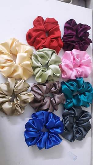 A picture of Hair scrunchies