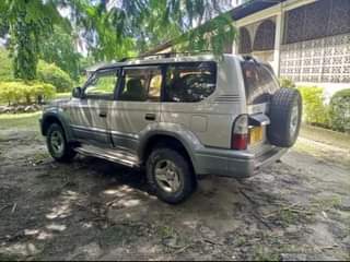 A picture of Land cruiser Prado for sale 0685136087