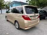 A picture of Toyota Alphard