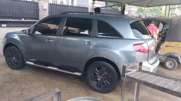 A picture of 2009 model registered Acura MDX
