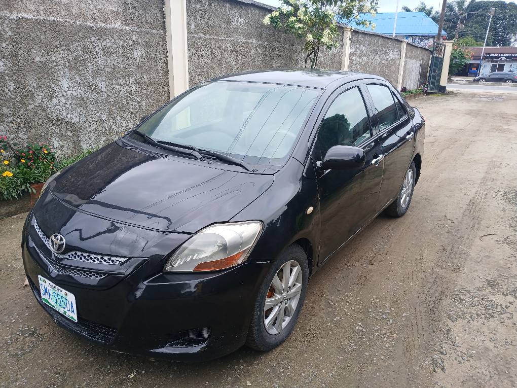 A picture of Toyota yaris manual drive