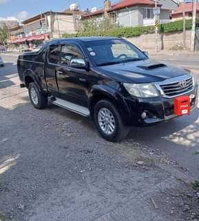 used toyota hilux