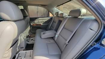 A picture of Distress sales UNREGISTERED 05 XLE camry is available for the