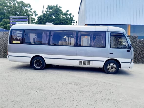A picture of Toyota Coaster