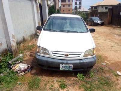 A picture of 2002 Sienna 2002
