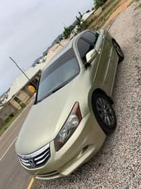 A picture of Honda accird