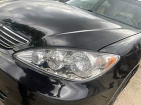 A picture of Clean buy and drive 2005 Camry Engine Gear AC Sharp
