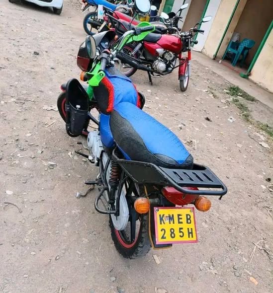 bajaj boxer