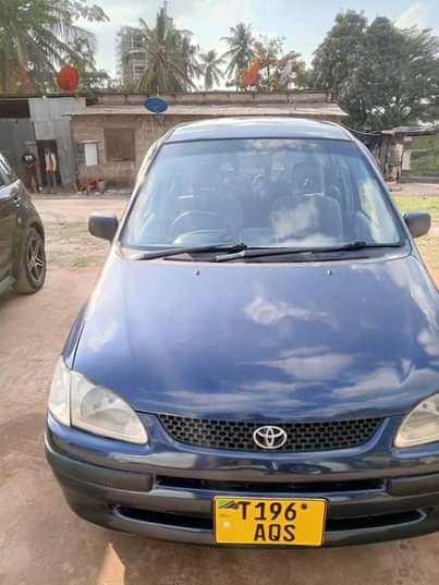A picture of Toyota spacial