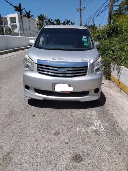 used toyota noah