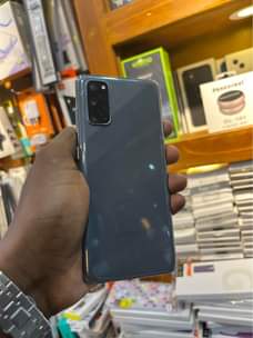 A picture of Samsung s20 gb128