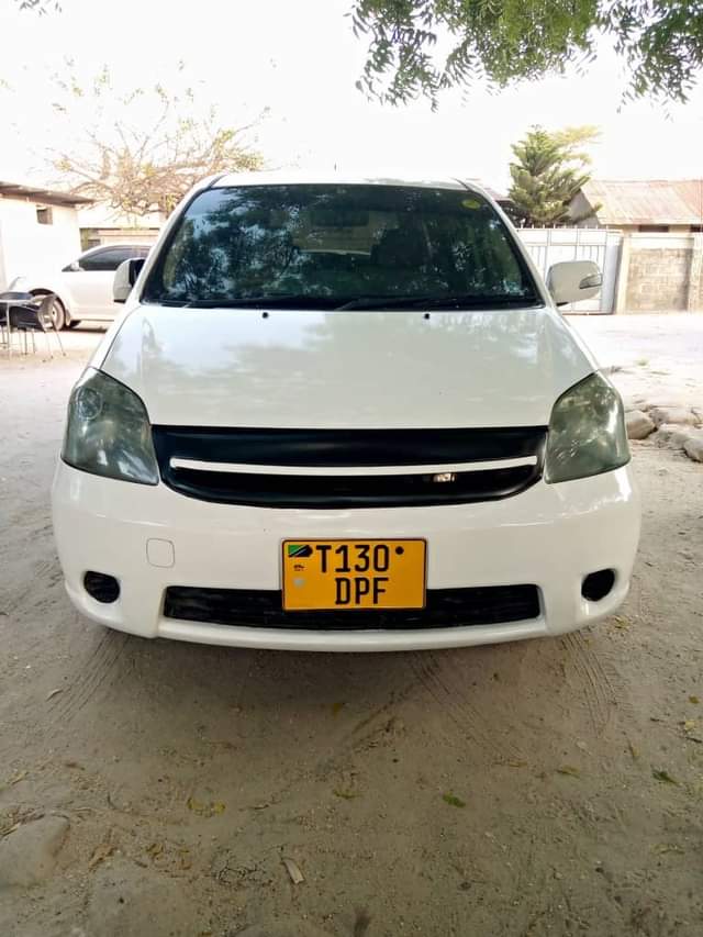 A picture of Toyota raum