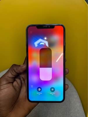 A picture of iPhone 11 Pro Max 64GB