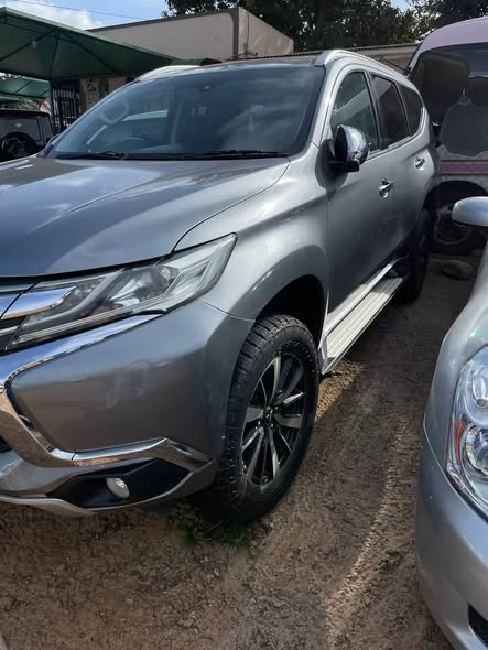 A picture of Mitsubishi Pajero sport