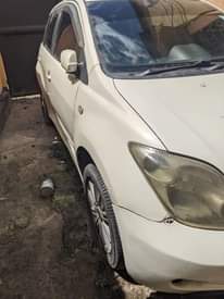 A picture of 2004 Toyota Ist