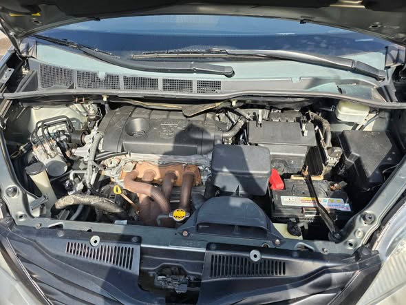 A picture of Toyota Sienna 012