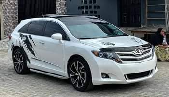 A picture of URGENT BUYERS ONLY CALL mr Anthony 09063948959 CLEAN 2015 Toyota