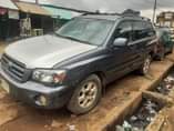 A picture of Awoof awoof awoof 2005 Toyota Highlander 3roll with excellent engine