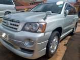 A picture of TOYOTA KLUGER UBF MODEL 2006 7seater CC 2 4 VVTI