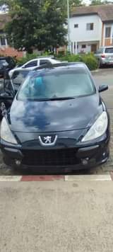 A picture of Peugote 206