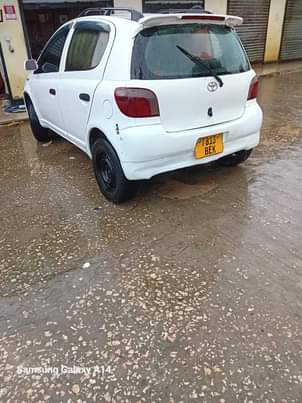 A picture of Vitz old model imekaza