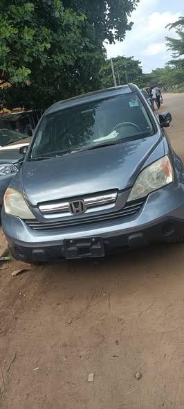 A picture of Honda CRV 08 tokubo standard buy and drive everything is