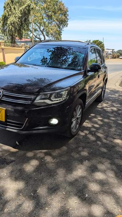 A picture of TIQUAN VW Colour Black Year of Manufacture 2013 Engine Capacity