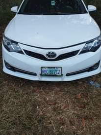 A picture of White Toyota Camry 2012