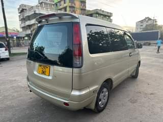 A picture of TOYOTA NOAH SR40 BEI MILIONI 16 8