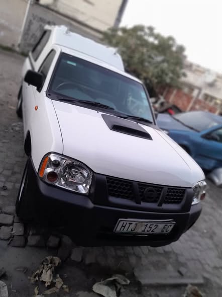used nissan hardbody