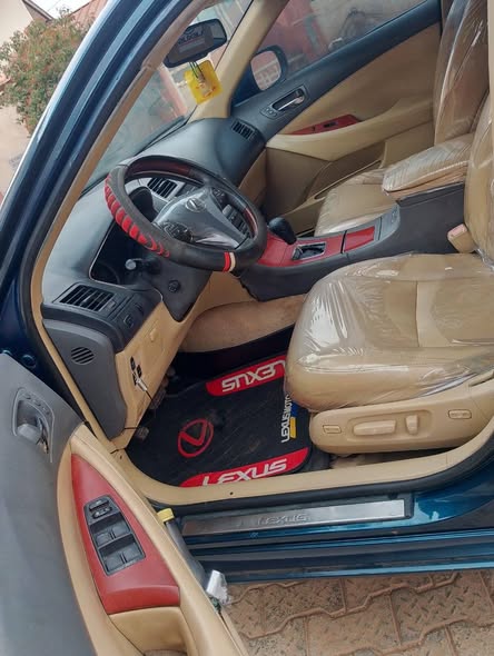 A picture of Belgium standard Lexus es 350
