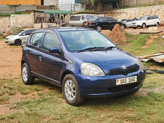 A picture of TOYOTA VITZ