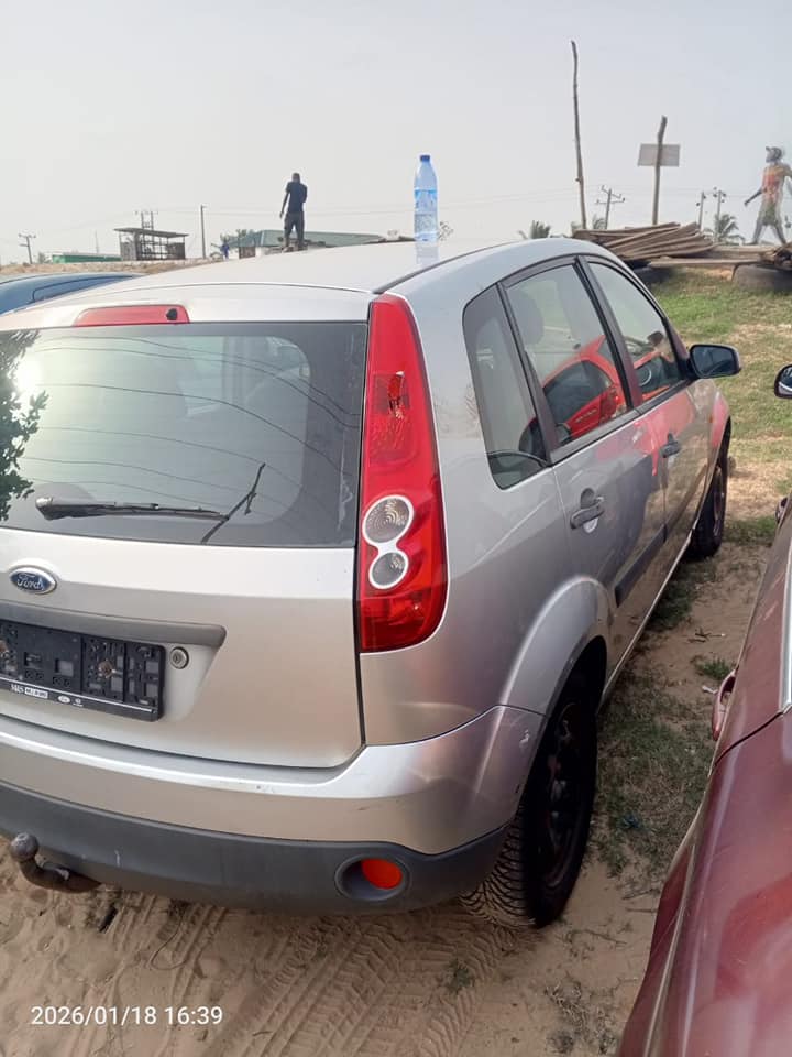 A picture of Tokunbo 06 Ford